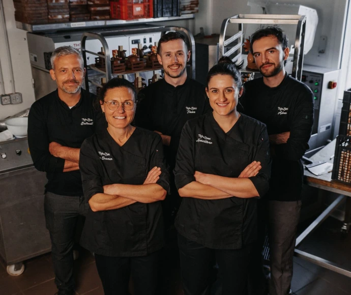 L'équipe des chocolatiers de la chocolaterie Noir ou Blanc